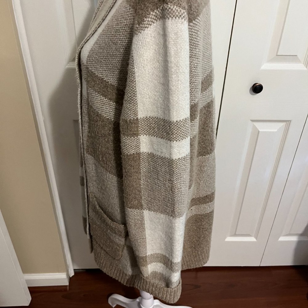 Cyrus Long Sweater - Picture 2 of 3